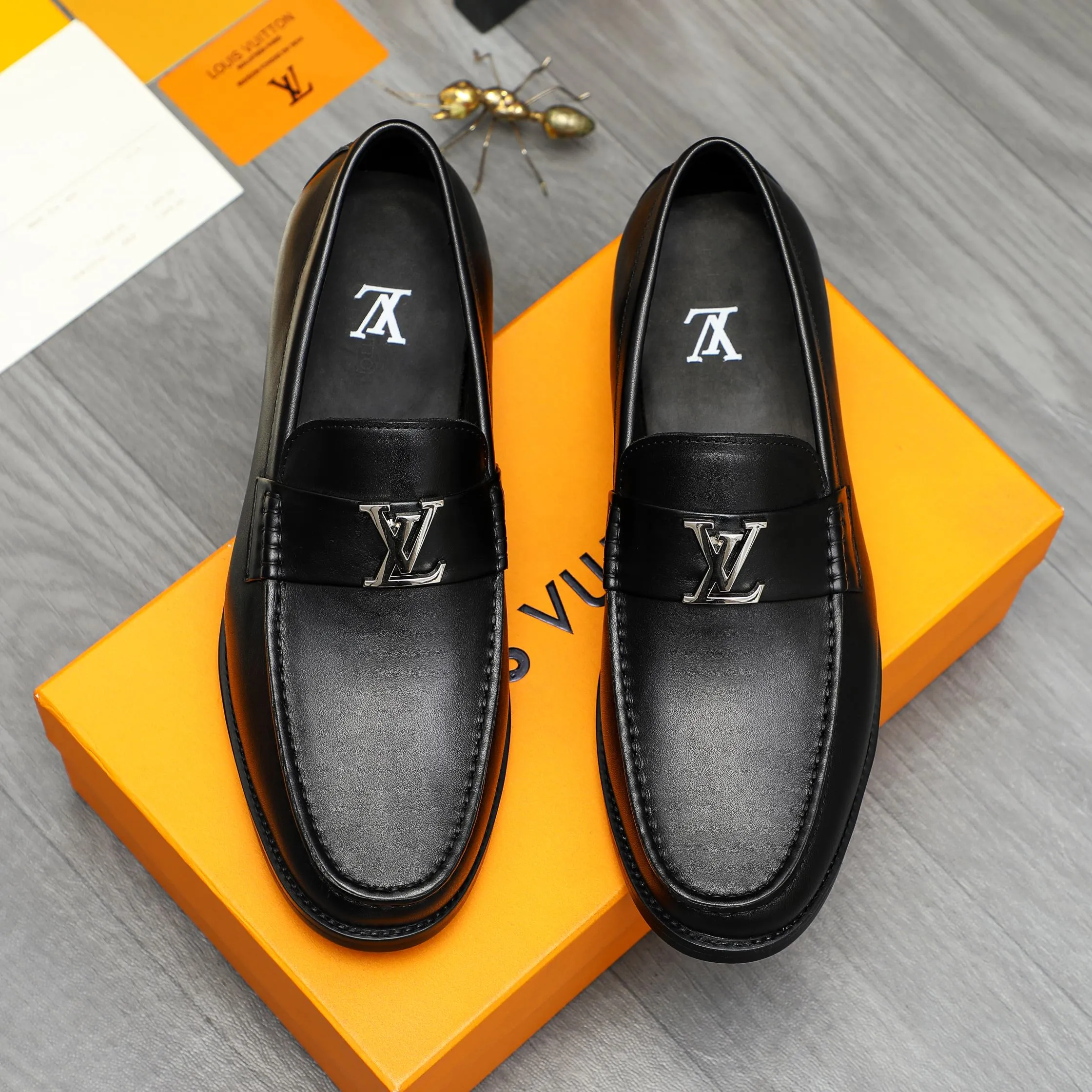 Men's shoes 💰442 Product trademark: LV "Louis Vuitton" business slip-on leather shoes Regular size: 38-46 (45.46 custom-made, non-returnable) Product materials: Selected high-quality cowhide upper, cowhide lining, original rubber outsole